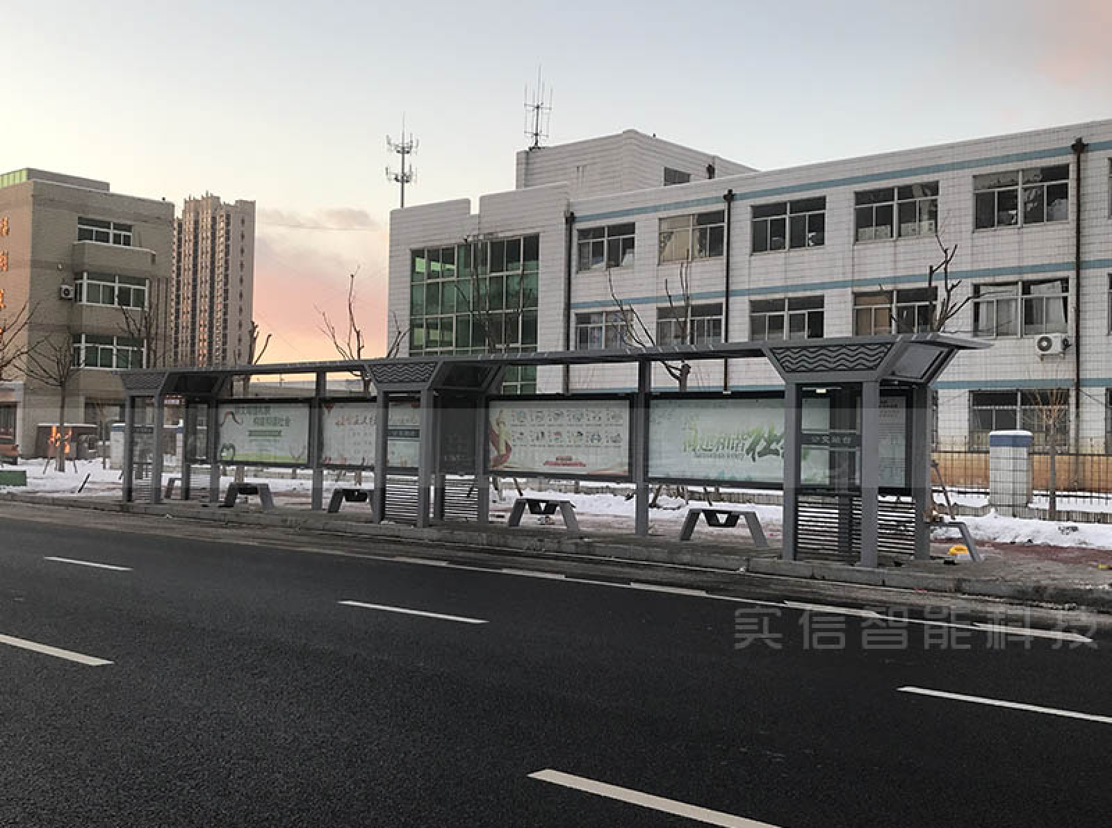 烟台 候车亭(图1)